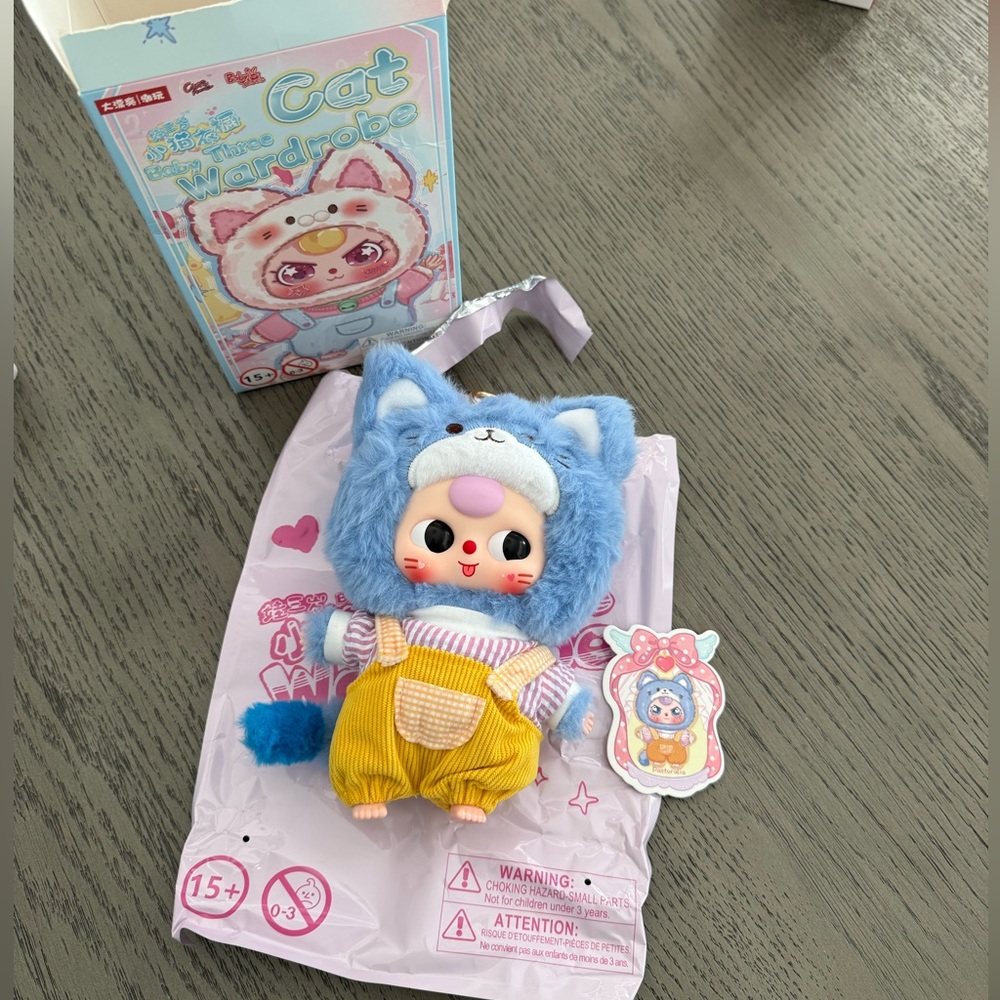 Baby three cat wardrobe